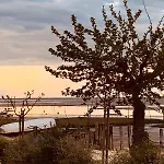 Face 5 Pers Wi-fi Parking Linge De Maison Gratuit 1chambre Parentale 1cabine Lits Superposes 1 Canape Lit Arcachon