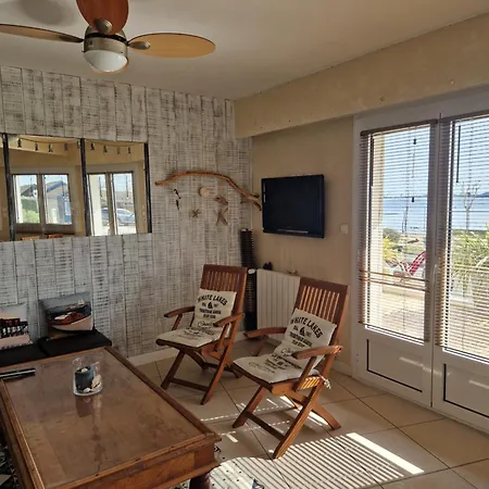 Face 5 Pers Wi-fi Parking Linge De Maison Gratuit 1chambre Parentale 1cabine Lits Superposes 1 Canape Lit Lägenhet