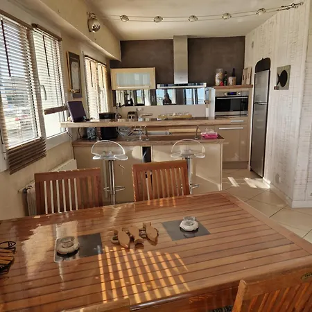 Lägenhet Face 5 Pers Wi-fi Parking Linge De Maison Gratuit 1chambre Parentale 1cabine Lits Superposes 1 Canape Lit Arcachon