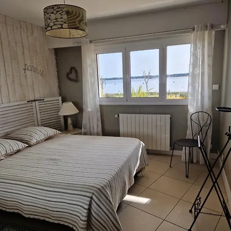 Face 5 Pers Wi-fi Parking Linge De Maison Gratuit 1chambre Parentale 1cabine Lits Superposes 1 Canape Lit * Arcachon