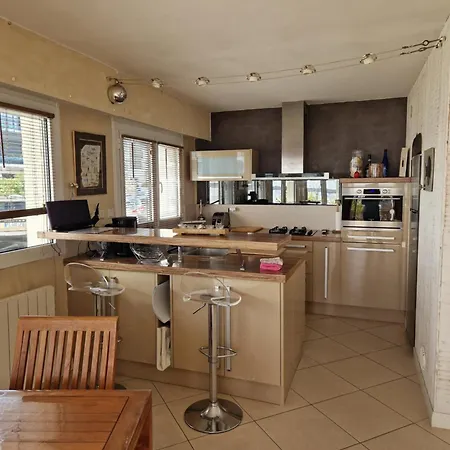 Face 5 Pers Wi-fi Parking Linge De Maison Gratuit 1chambre Parentale 1cabine Lits Superposes 1 Canape Lit Apartamento