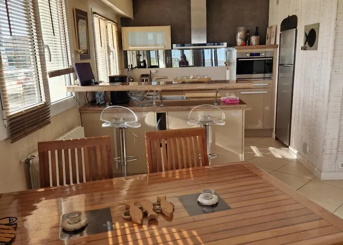 Lägenhet Face 5 Pers Wi-fi Parking Linge De Maison Gratuit 1chambre Parentale 1cabine Lits Superposes 1 Canape Lit Arcachon