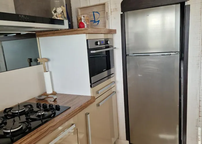 Face 5 Pers Wi-fi Parking Linge De Maison Gratuit 1chambre Parentale 1cabine Lits Superposes 1 Canape Lit Arcachon