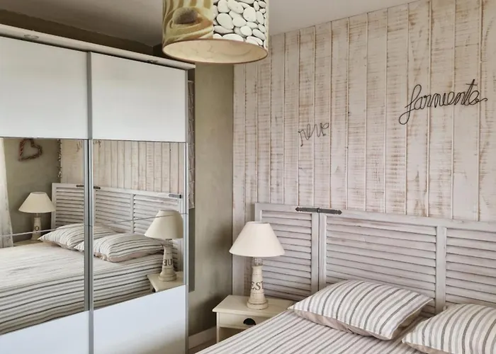 Face 5 Pers Wi-fi Parking Linge De Maison Gratuit 1chambre Parentale 1cabine Lits Superposes 1 Canape Lit Lägenhet Arcachon